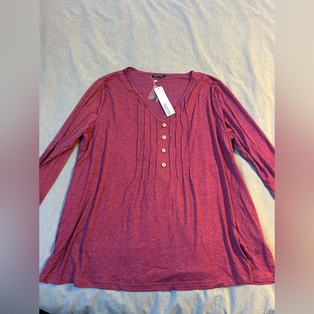 BloomChic Raspberry Top with Button Detail - Picture 2 of 5